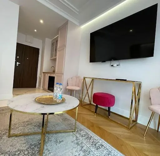 Pawia Charming * Warsaw